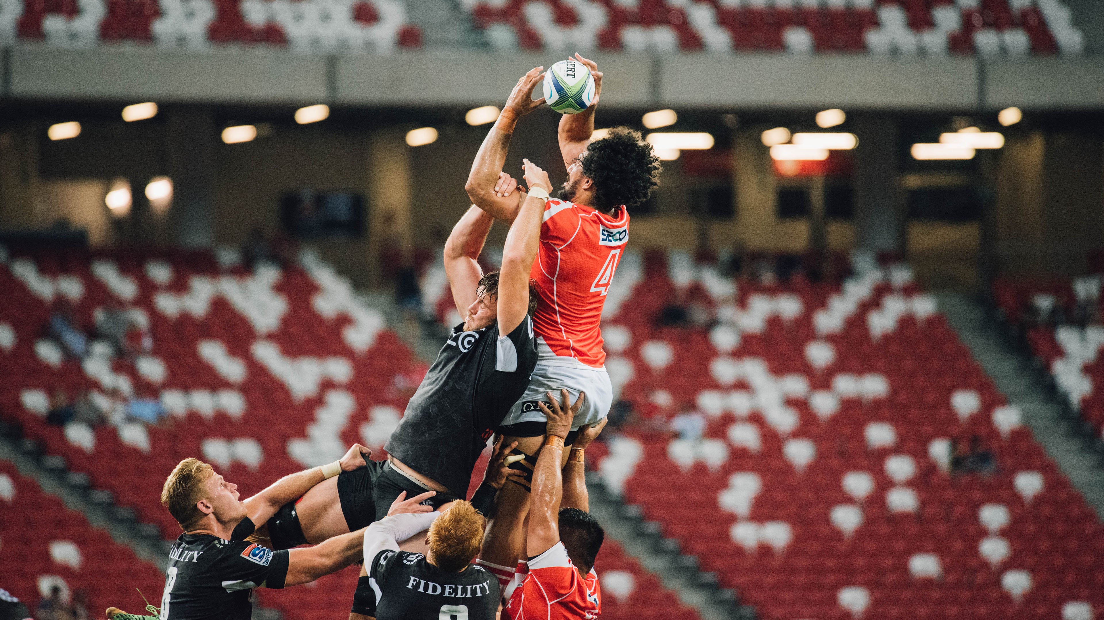 “四川省体育馆拳击赛事：谁能在拳击擂台上打破极限，迎接金牌荣耀？”