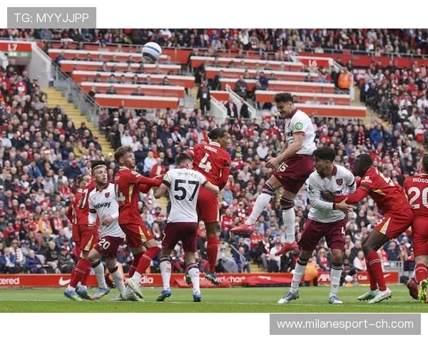 利物浦范戴克高空争顶稳稳压制 利物浦范戴克高空争顶稳稳压制